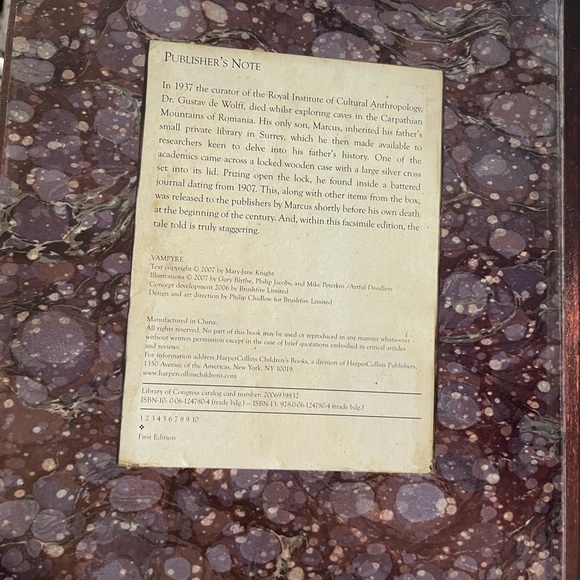 Vampyre: The Terrifying Lost Journal of Dr. Cornelius Van Helsing - Picture 3 of 10